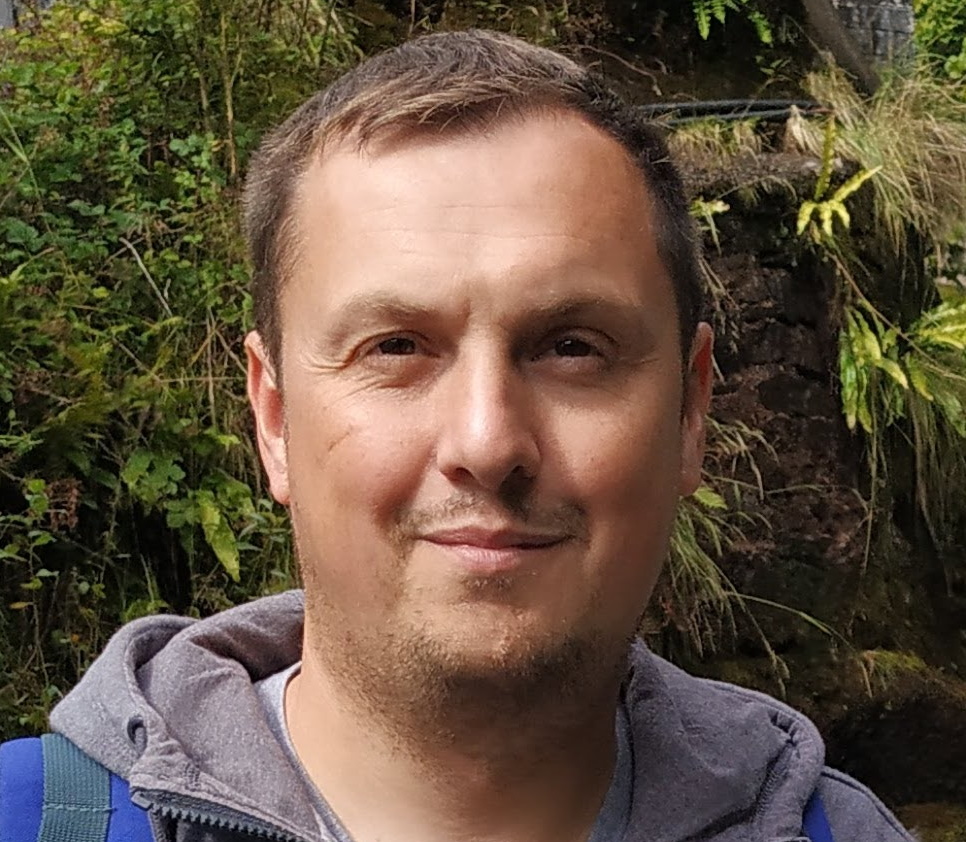 alec-bennett-headshot